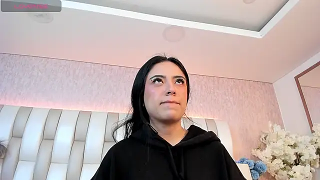 Rebeca jones online show from 4, 3, 2025