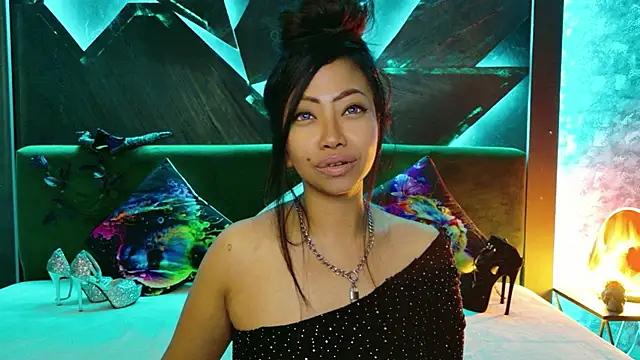 ElyaQuinn online show from 25, 5, 2026