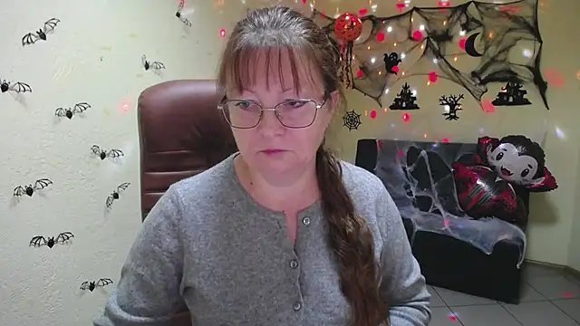 VanessaHotts online show from 20, 10, 2025