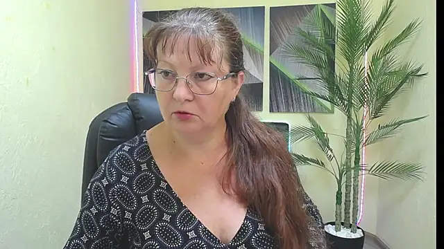 VanessaHotts online show from 10, 7, 2026