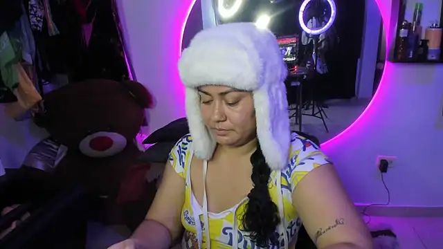 AliceFox Milf online show from 1, 4, 2026