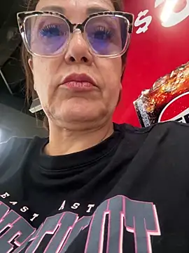 lonely shewolf online show from 17, 2, 2026