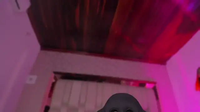 Emmily Savage online show from 23, 11, 2025