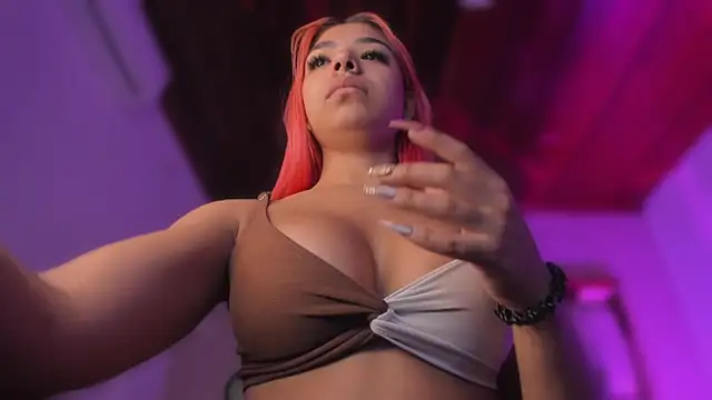 Emmily Savage online show from 13, 2, 2026