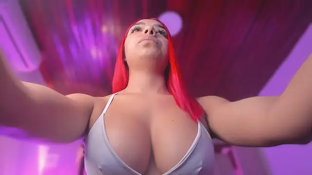 Emmily Savage online show from 13, 4, 2026