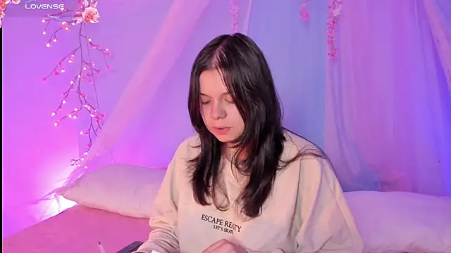 Mey moon online show from 4, 7, 2026
