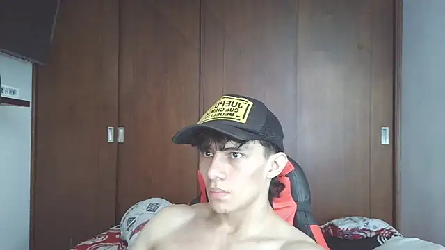 Snapshot of aresholland chatting on 4, 11, 2025 aresholland online show from 4, 11, 2025