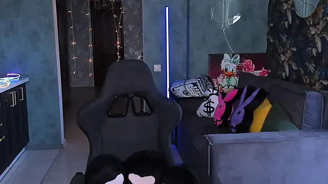 Blckmirrorr online show from 27, 4, 2026