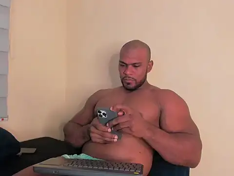 Snapshot of Tyler_Waka01 chatting on 13, 4, 2026 Tyler Waka01 online show from 13, 4, 2026