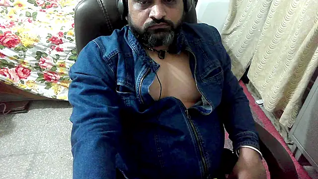 Snapshot of rentarob chatting on 15, 12, 2025 rentarob online show from 15, 12, 2025