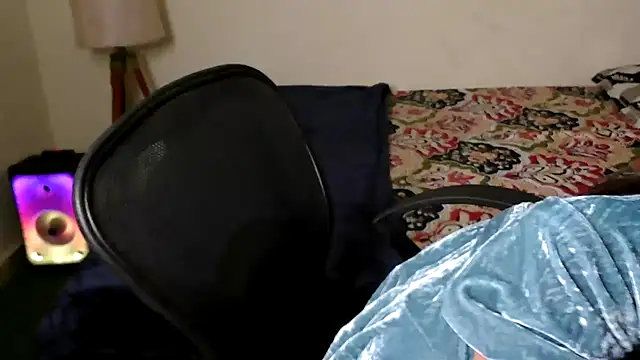 Snapshot of shivi_moto chatting on 14, 1, 2025 shivi moto online show from 14, 1, 2025