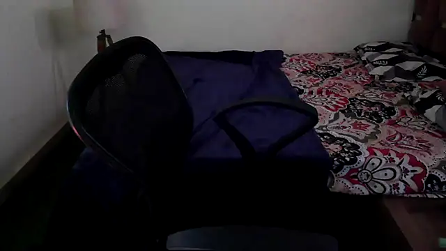 Snapshot of shivi_moto chatting on 17, 1, 2025 shivi moto online show from 17, 1, 2025