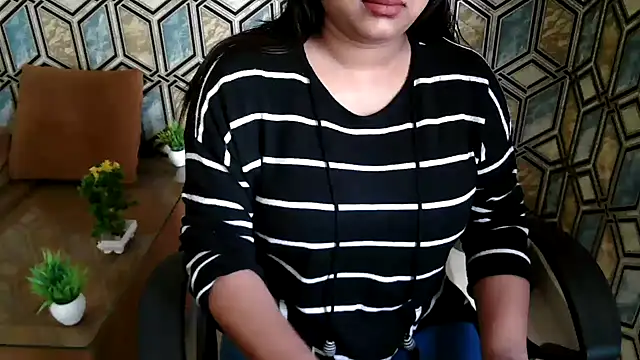 Snapshot of shivi_moto chatting on 18, 2, 2025 shivi moto online show from 18, 2, 2025