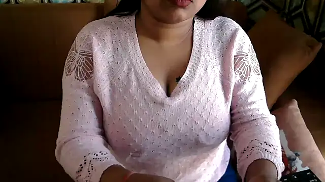 Snapshot of shivi_moto chatting on 8, 3, 2025 shivi moto online show from 8, 3, 2025