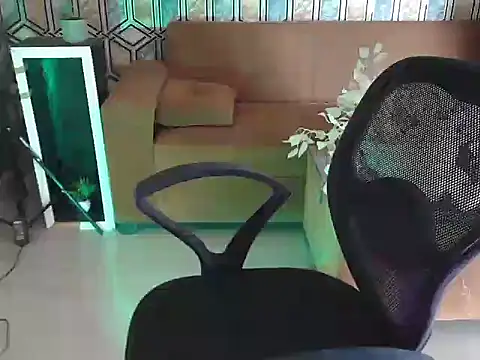 Snapshot of shivi_moto chatting on 29, 9, 2025 shivi moto online show from 29, 9, 2025