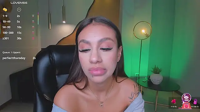 DannaCruz online show from 8, 2, 2025