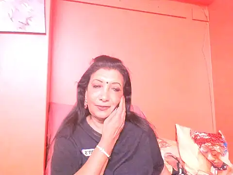 Snapshot of indiansarika65 chatting on 25, 11, 2025 indiansarika65 online show from 25, 11, 2025