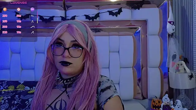 valkiria moore online show from 10, 10, 2025