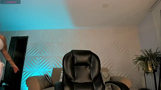 Snapshot of SophiePalmer chatting on 11, 2, 2026 SophiePalmer online show from 11, 2, 2026