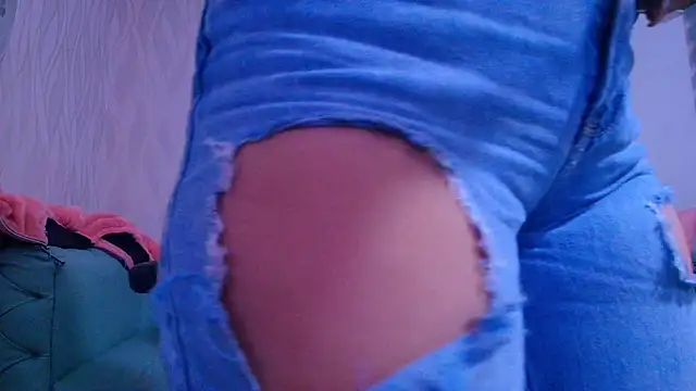 Snapshot of emyli_sam chatting on 15, 1, 2025 emyli sam online show from 15, 1, 2025