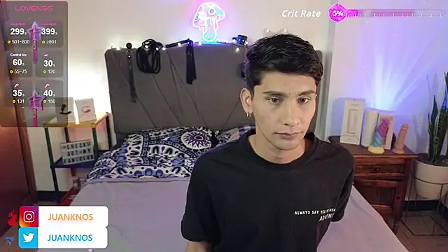 Snapshot of by_pandora chatting on 8, 10, 2025 by pandora online show from 8, 10, 2025