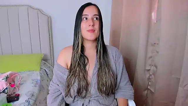 Snapshot of Hanna86 chatting on 28, 10, 2025 Hanna86 online show from 28, 10, 2025