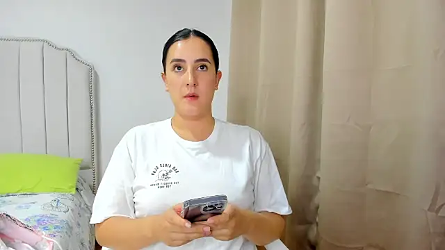 Snapshot of Hanna86 chatting on 30, 10, 2025 Hanna86 online show from 30, 10, 2025