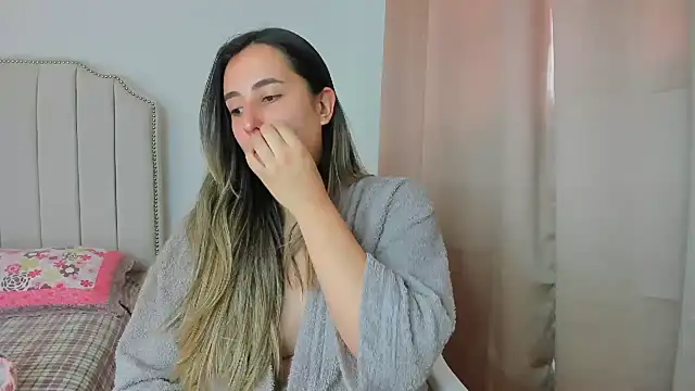 Snapshot of Hanna86 chatting on 21, 11, 2025 Hanna86 online show from 21, 11, 2025