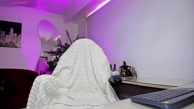 NebetColin online show from 30, 10, 2025