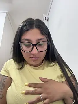 Snapshot of croftsmila chatting on 14, 11, 2025 croftsmila online show from 14, 11, 2025