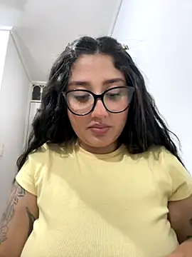 Snapshot of croftsmila chatting on 26, 11, 2025 croftsmila online show from 26, 11, 2025