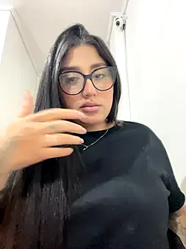 Snapshot of croftsmila chatting on 1, 12, 2025 croftsmila online show from 1, 12, 2025