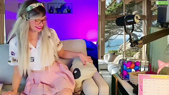 Kittychatte online show from 5, 10, 2025