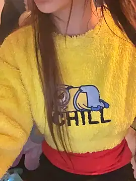 LaPetitechienne1 online show from 6, 2, 2025