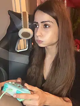 LaPetitechienne1 online show from 11, 2, 2025