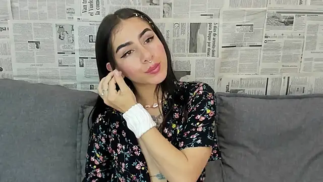 Snapshot of Mhelanny2 chatting on 14, 12, 2024 Mhelanny2 online show from 14, 12, 2024
