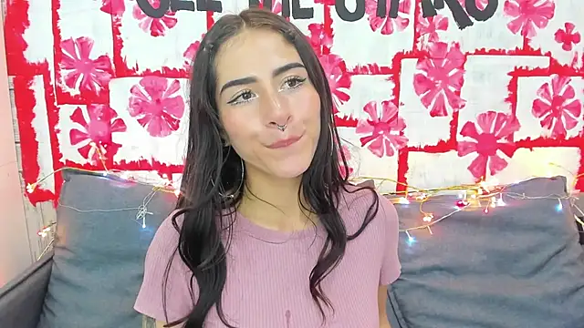 Snapshot of Mhelanny2 chatting on 8, 2, 2025 Mhelanny2 online show from 8, 2, 2025