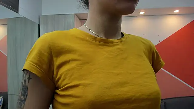 Snapshot of Mhelanny2 chatting on 1, 10, 2025 Mhelanny2 online show from 1, 10, 2025