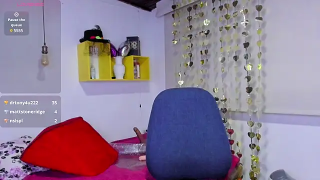 yasmin goldenst online show from 3, 1, 2025