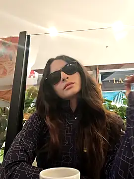 Snapshot of Sam_Sara chatting on 5, 3, 2025 Sam Sara online show from 5, 3, 2025