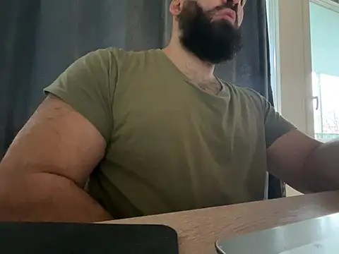 Snapshot of hugemachohandsome chatting on 14, 12, 2024 hugemachohandsome online show from 14, 12, 2024