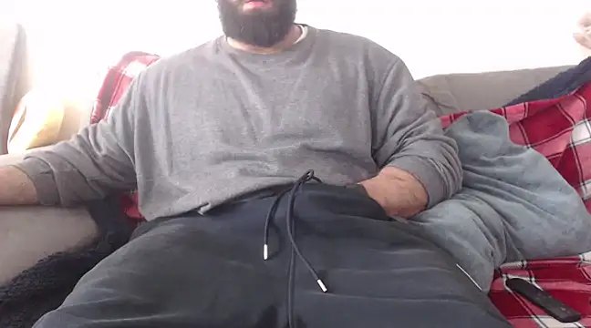 Snapshot of hugemachohandsome chatting on 31, 12, 2024 hugemachohandsome online show from 31, 12, 2024