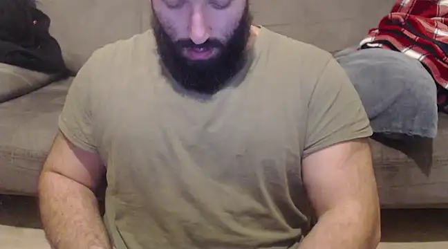 Snapshot of hugemachohandsome chatting on 4, 1, 2025 hugemachohandsome online show from 4, 1, 2025
