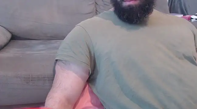 Snapshot of hugemachohandsome chatting on 5, 1, 2025 hugemachohandsome online show from 5, 1, 2025