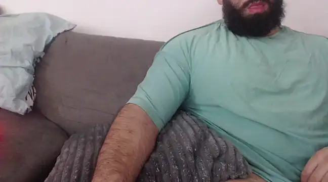 Snapshot of hugemachohandsome chatting on 6, 1, 2025 hugemachohandsome online show from 6, 1, 2025