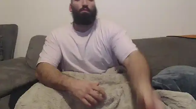 Snapshot of hugemachohandsome chatting on 7, 1, 2025 hugemachohandsome online show from 7, 1, 2025