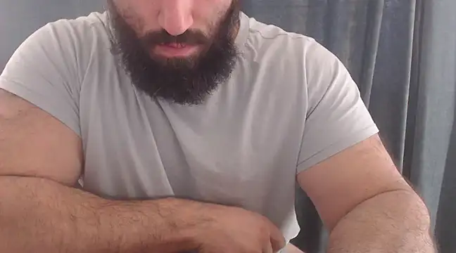 Snapshot of hugemachohandsome chatting on 11, 1, 2025 hugemachohandsome online show from 11, 1, 2025
