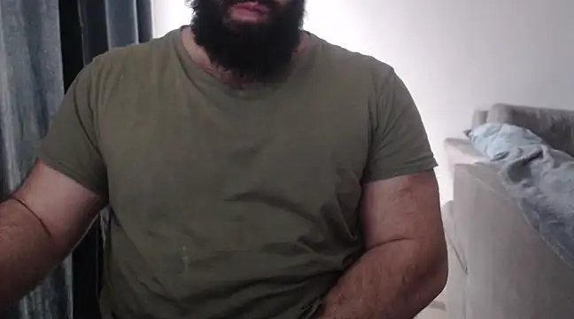 Snapshot of hugemachohandsome chatting on 24, 2, 2025 hugemachohandsome online show from 24, 2, 2025