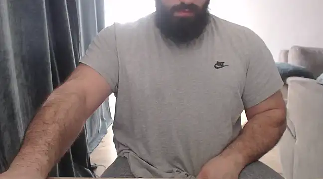 Snapshot of hugemachohandsome chatting on 27, 2, 2025 hugemachohandsome online show from 27, 2, 2025
