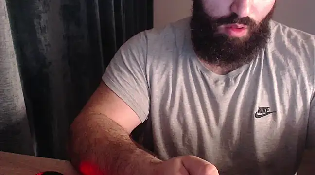 Snapshot of hugemachohandsome chatting on 27, 2, 2025 hugemachohandsome online show from 27, 2, 2025